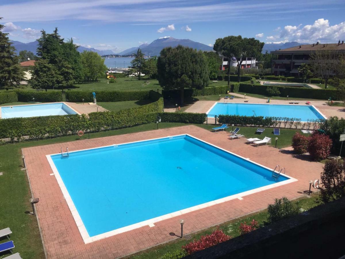 Casa Palazzo Leilighet Desenzano del Garda Eksteriør bilde