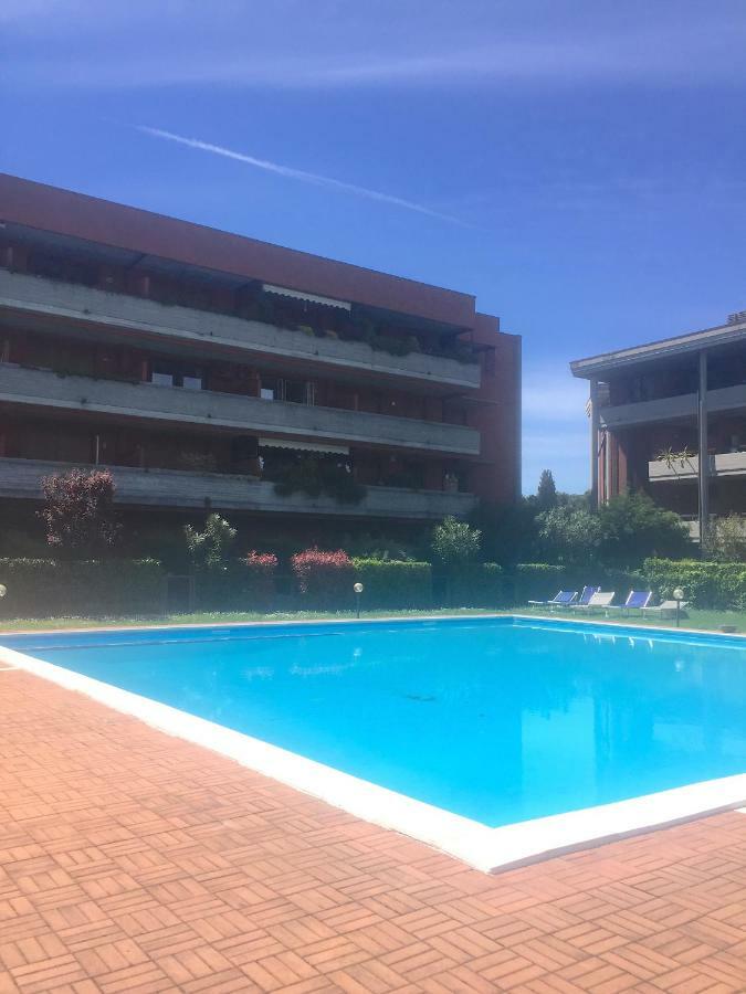 Casa Palazzo Leilighet Desenzano del Garda Eksteriør bilde